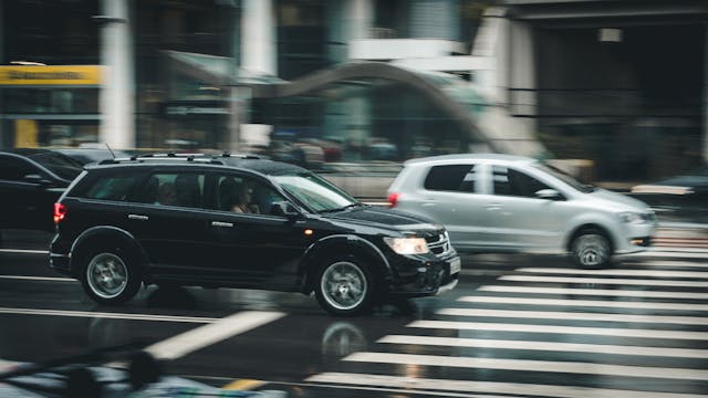 You are currently viewing Filing a Claim After a Car Crash? Here’s What You Need to Know