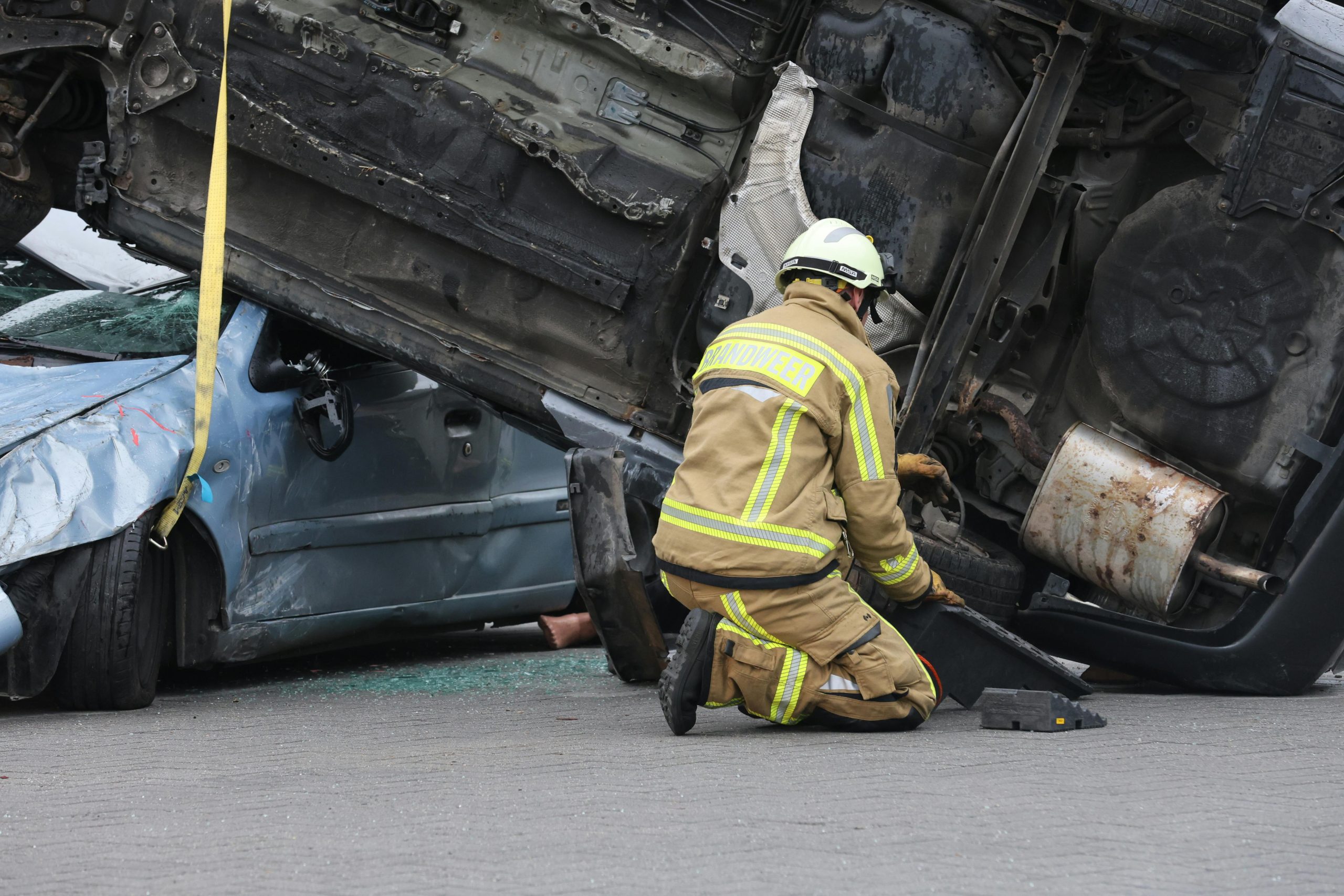 Read more about the article 5 Reasons to Hire a Lawyer After a Car Accident